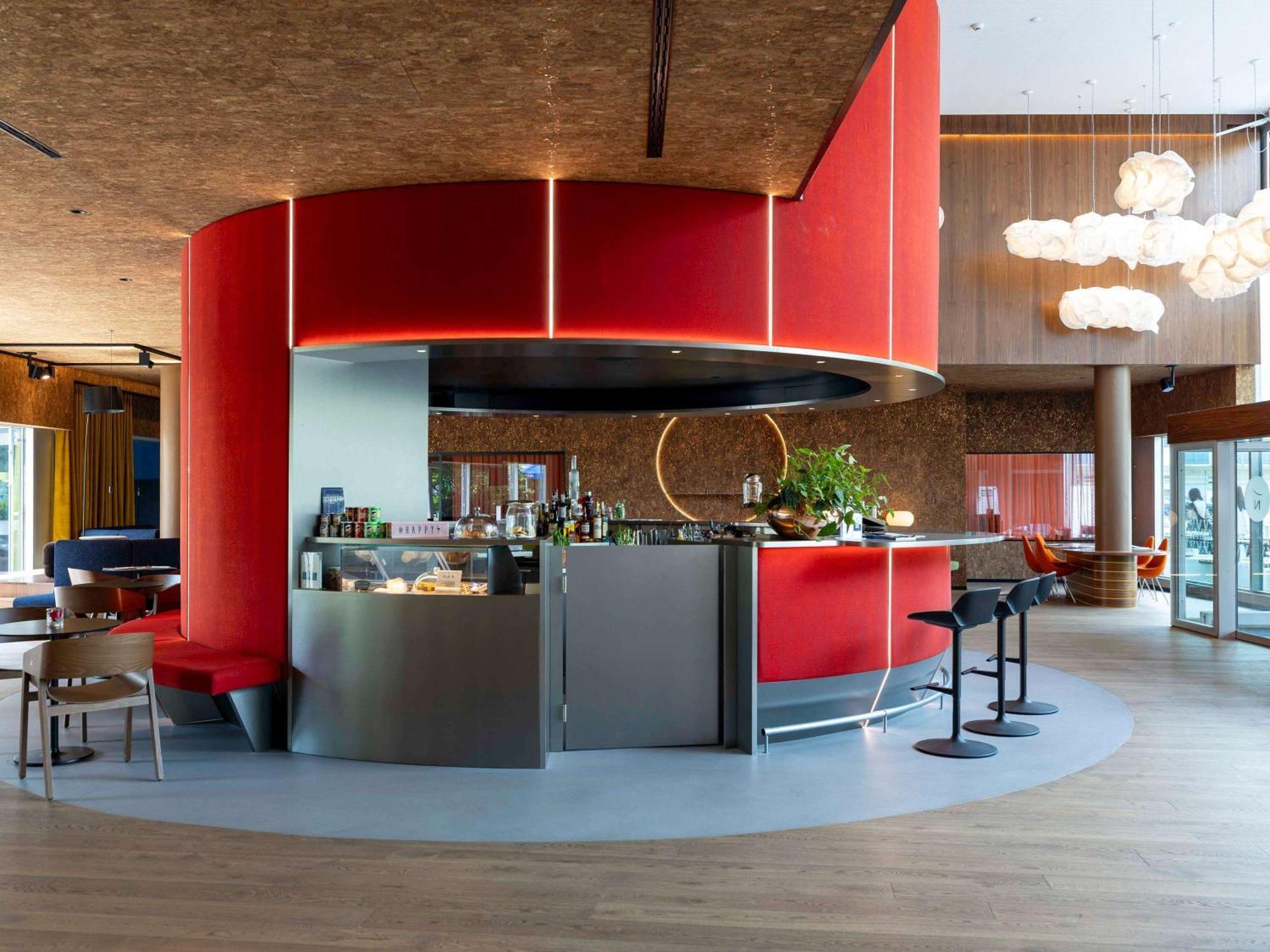 Novotel Zurich City West Exterior photo