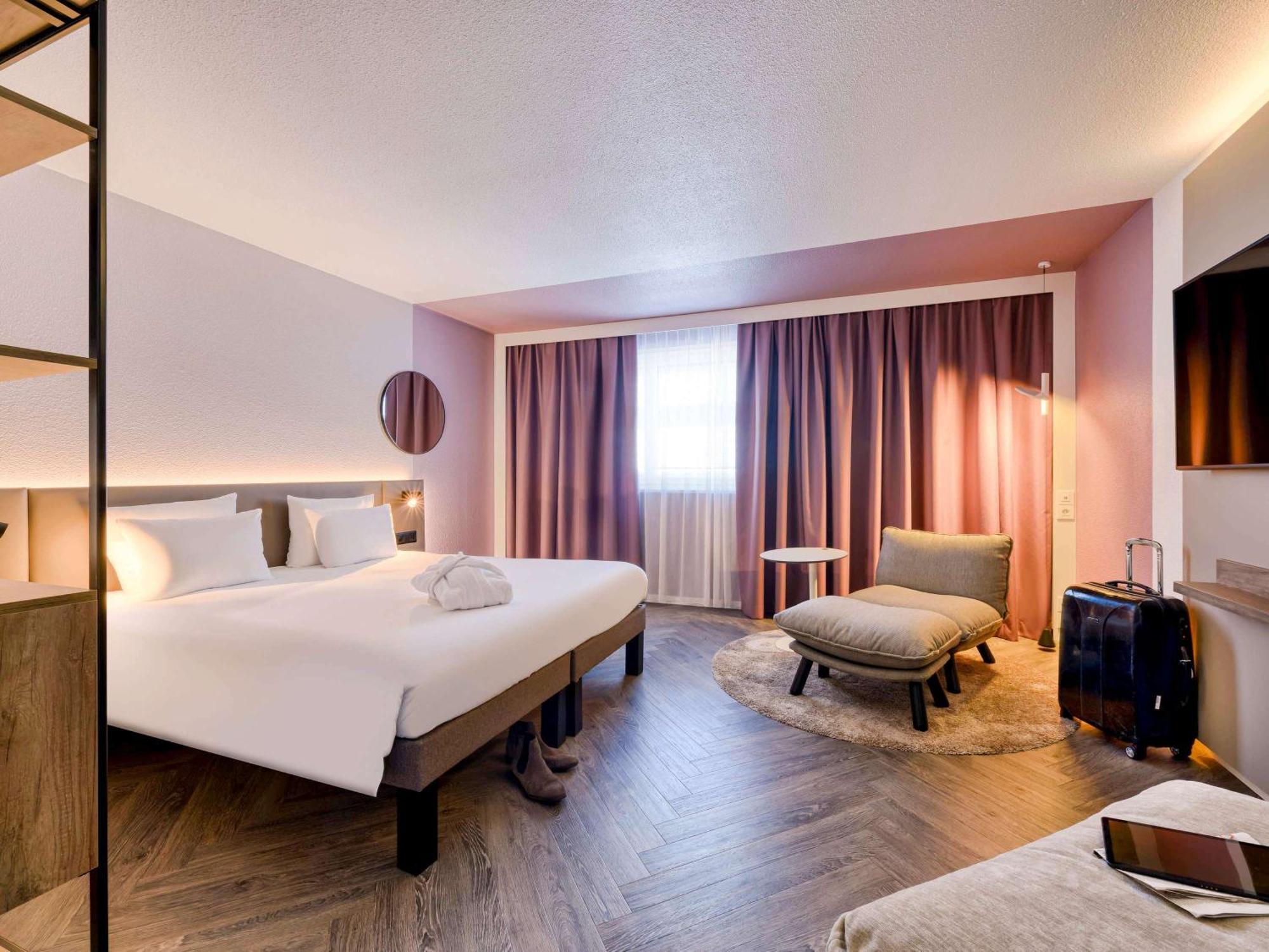 Novotel Zurich City West Exterior photo